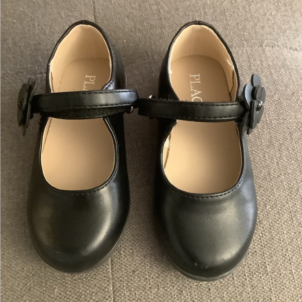 The children’s place toddler girl size 7 black Mary Jane flats dress shoes